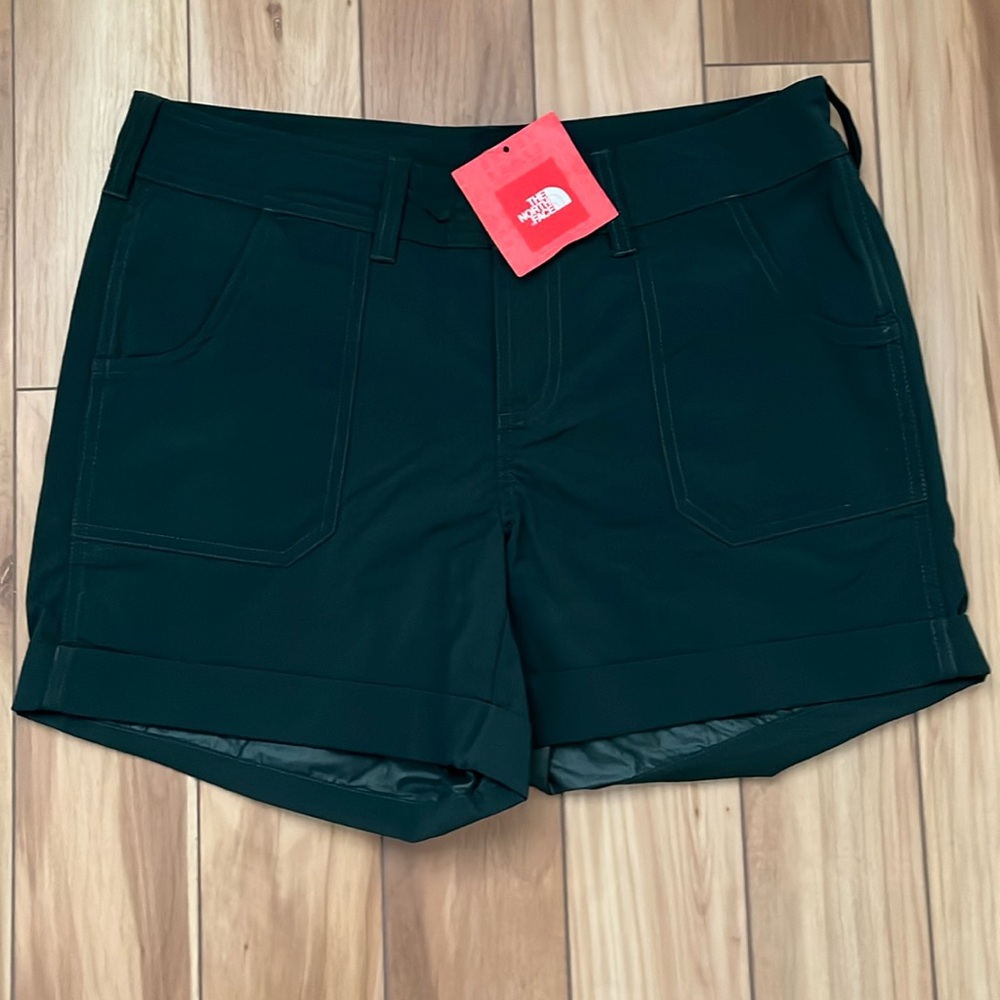 North face shorts hunter green